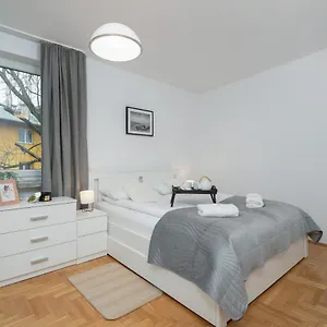 Jozefinska With Balcony Cracow By Renters Kraków